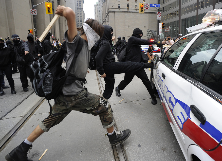 Hasil gambar untuk G20 black bloc violence