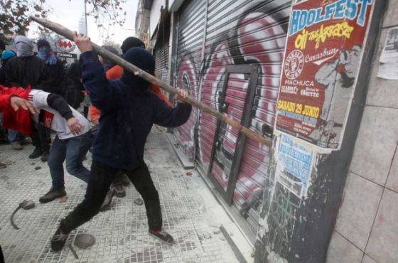 Chile student protests June 2013 vandal